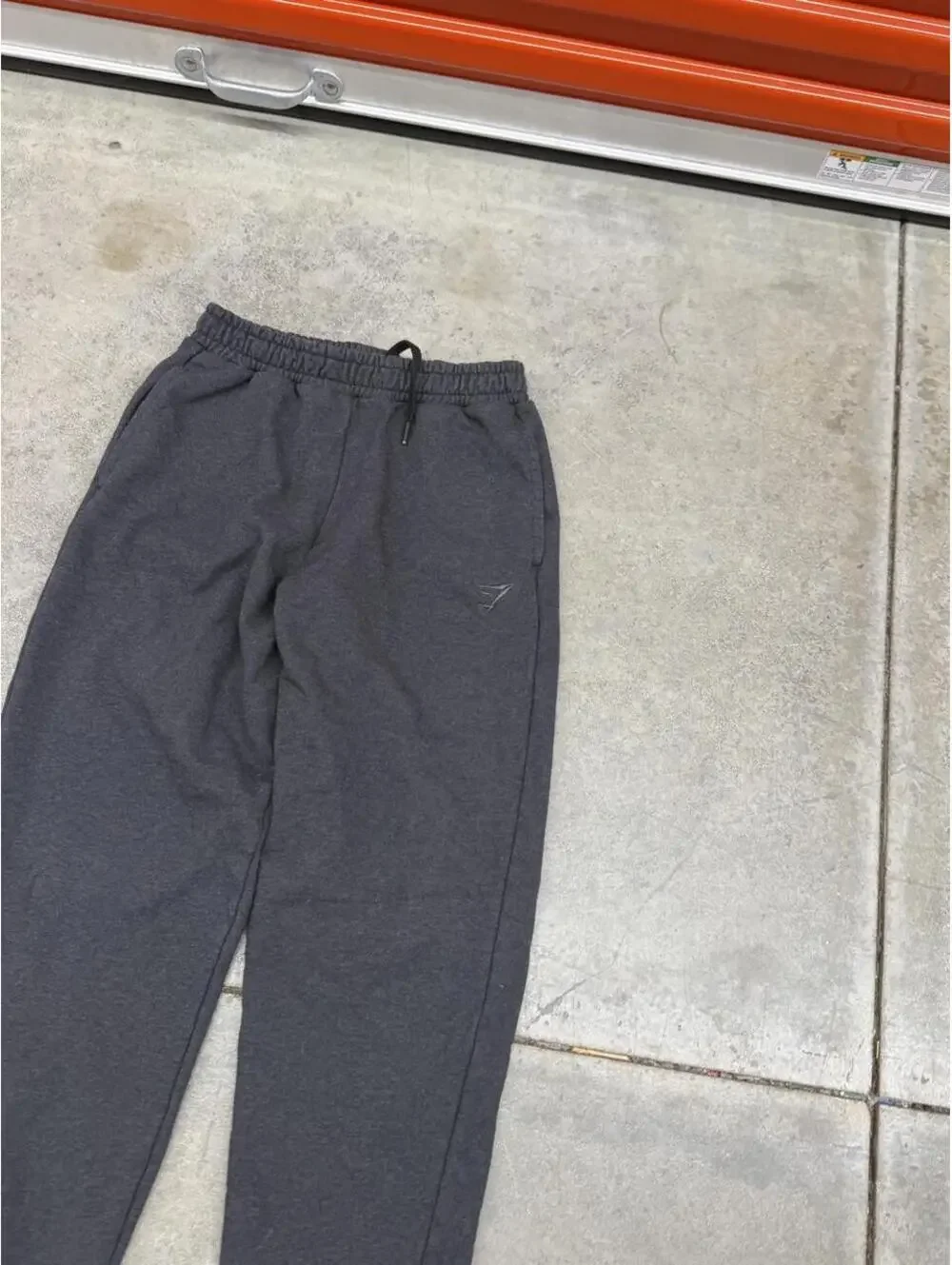 gymshark dark grey small logo jogger sweatpants size xs